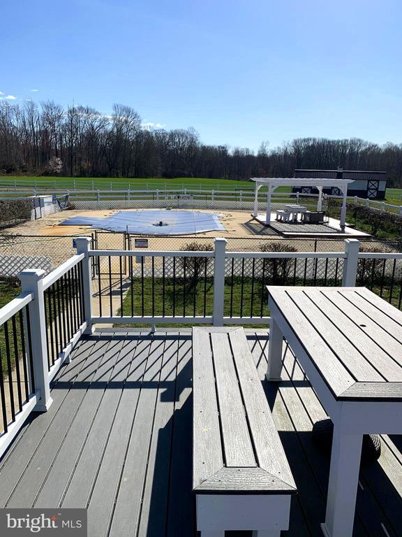 Building Photo - 120 Oechsle Rd