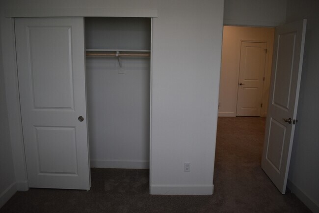 Building Photo - 8168 Oxbow Lndg Lp