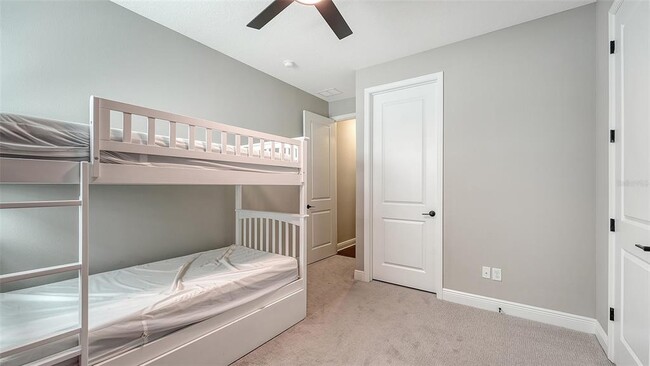 Building Photo - 16905 Sweetwater Village Dr