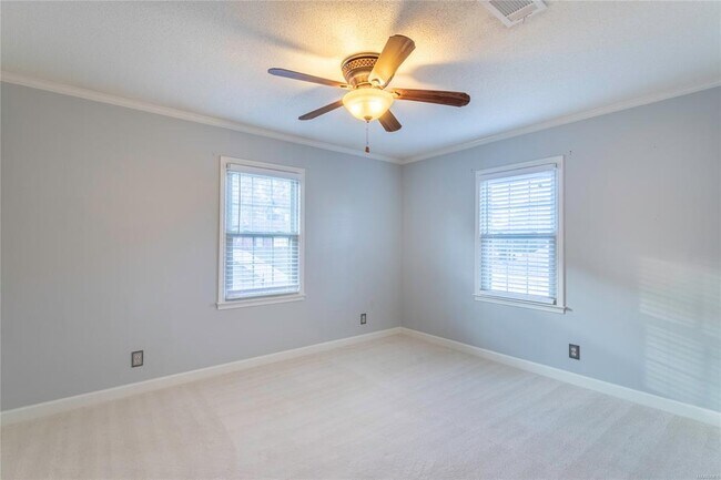 Building Photo - 149 Ledyard Dr