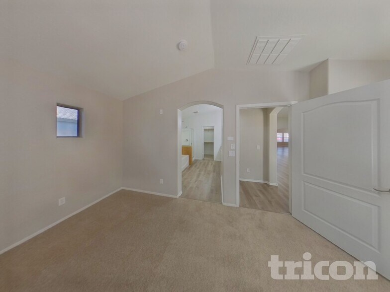 Building Photo - 8529 W Hughes Dr