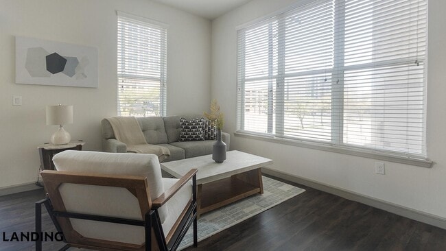 Building Photo - 1711 Caroline St