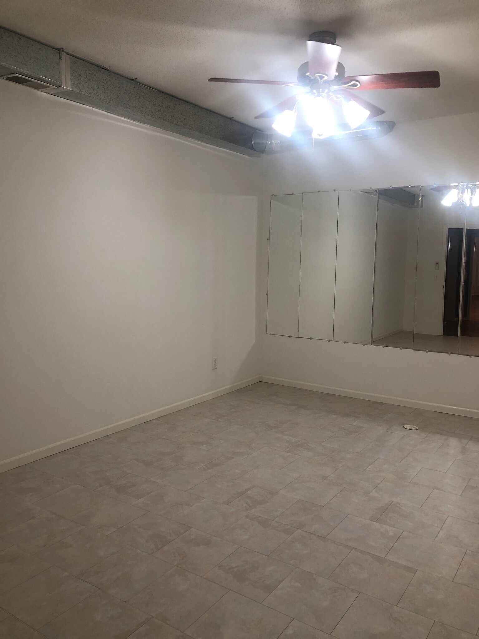 Building Photo - 1680 Oakbrooke Ct