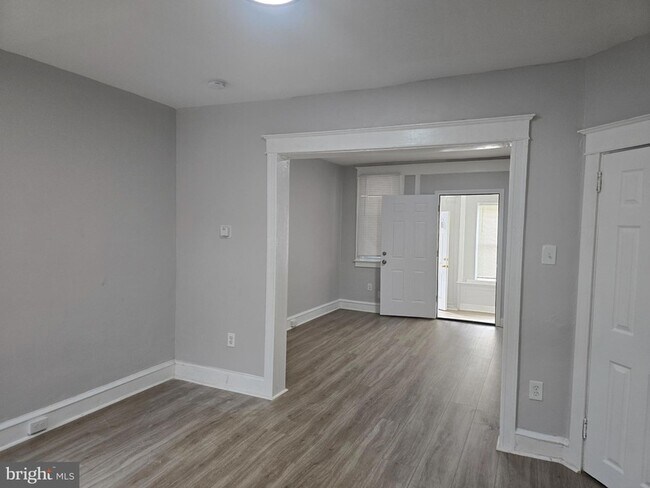 Building Photo - 1635 S Wilton St
