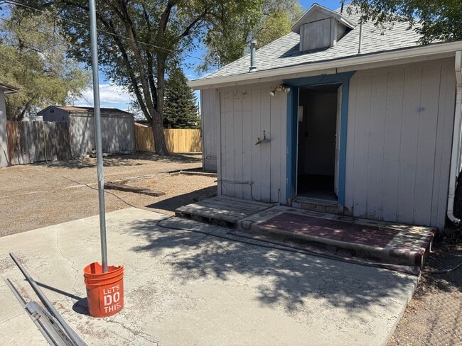 Building Photo - SIngle family home in the heart of Elko