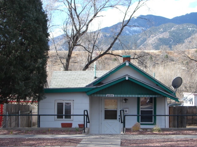 Primary Photo - 3151 W Pikes Peak Ave