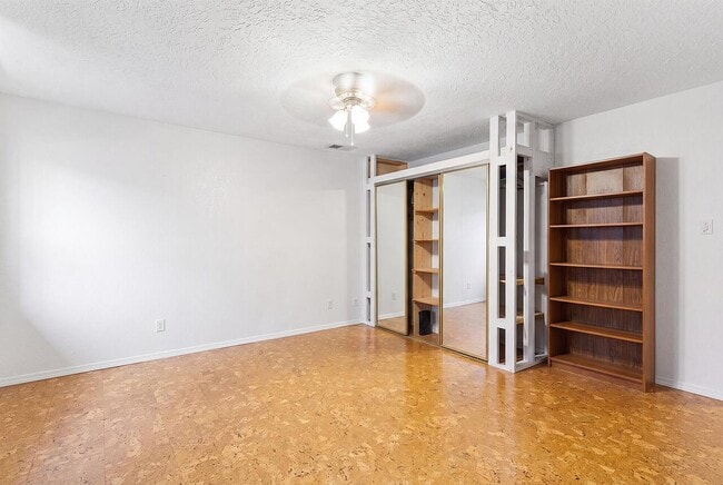 Building Photo - 4920 La Cienega St NW