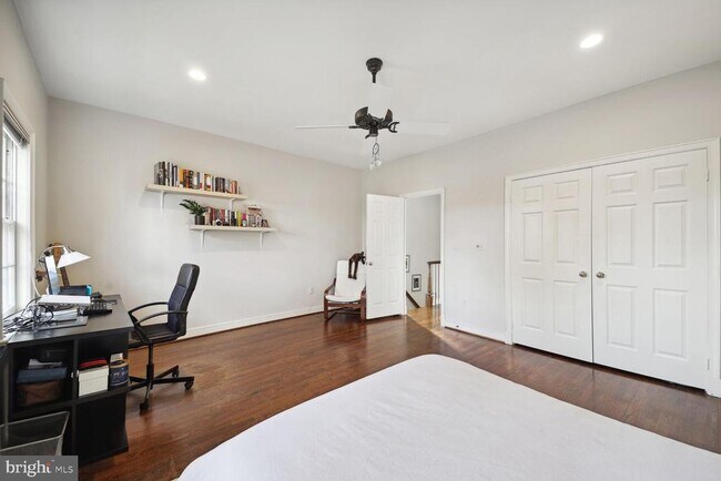 Building Photo - 4373 Westover Pl NW