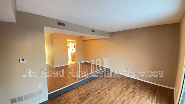 Building Photo - 1415 Villa Ct