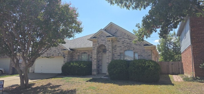 Building Photo - Beautifully Updated Arlington Home with Po...