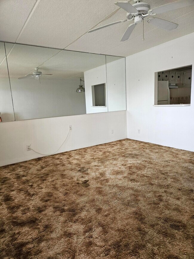 Building Photo - 500 Village Green Cir W