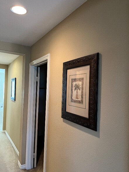 Building Photo - 8418 Lourenco Ln