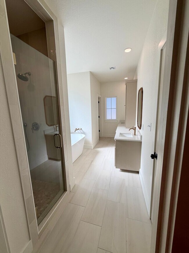 Building Photo - 509 Waggoner Ln