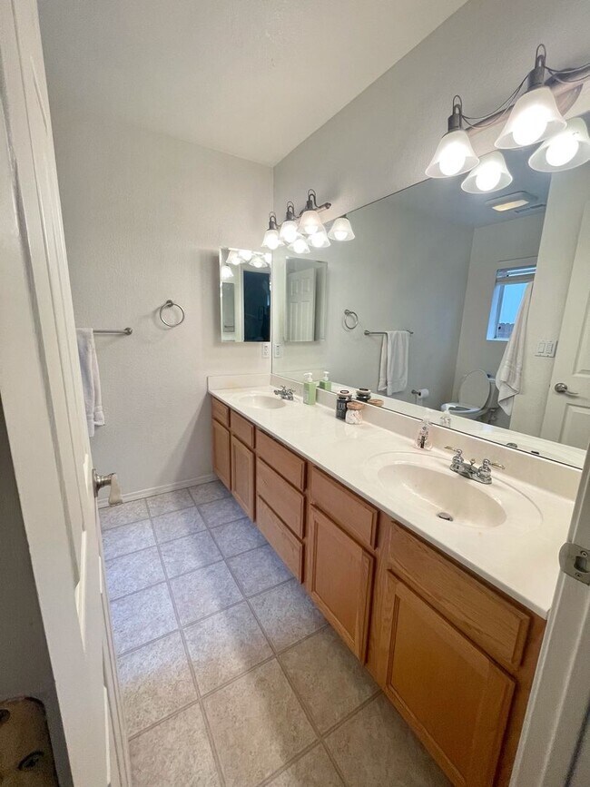 Building Photo - West-Flagstaff House (Aspen Trails)- 3 Bed, 2 Bath, 2 Car Garage Home -Students & Dogs OK! Avail....