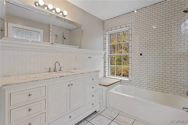 Building Photo - Rural Equestrian Retreat on 20 Acres