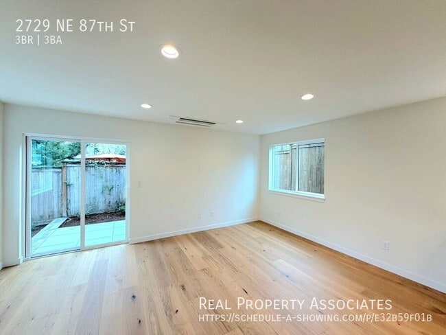 Building Photo - 2729 NE 87th St