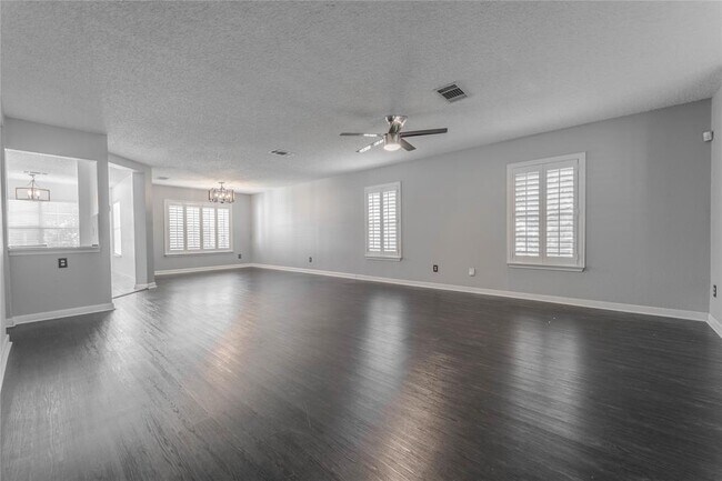 Building Photo - 612 Catumet Dr