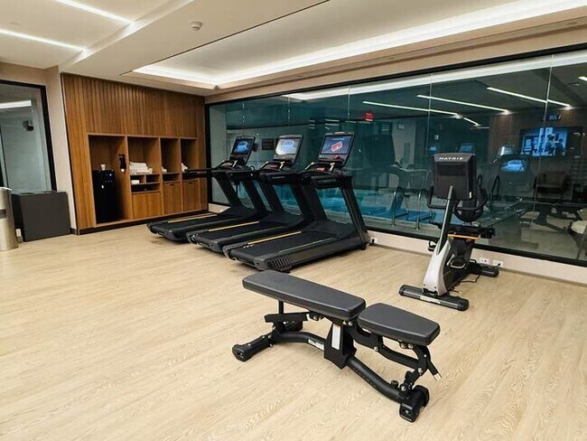 Building Photo - 35-32 Leavitt St