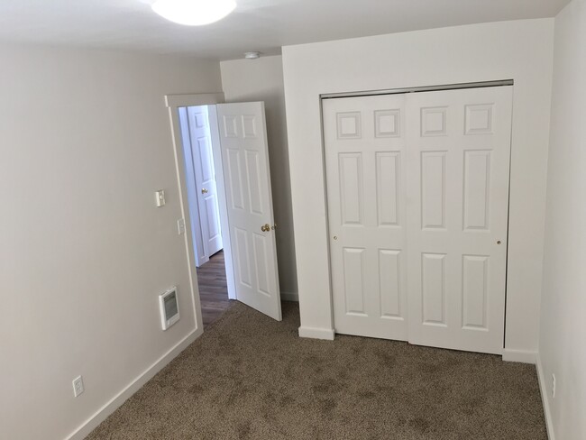 Building Photo - This Home Has It All!