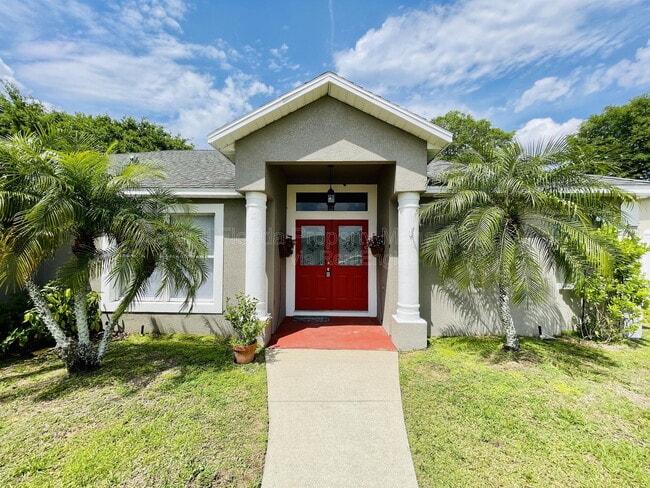 Building Photo - 1514 Sunset Village Blvd