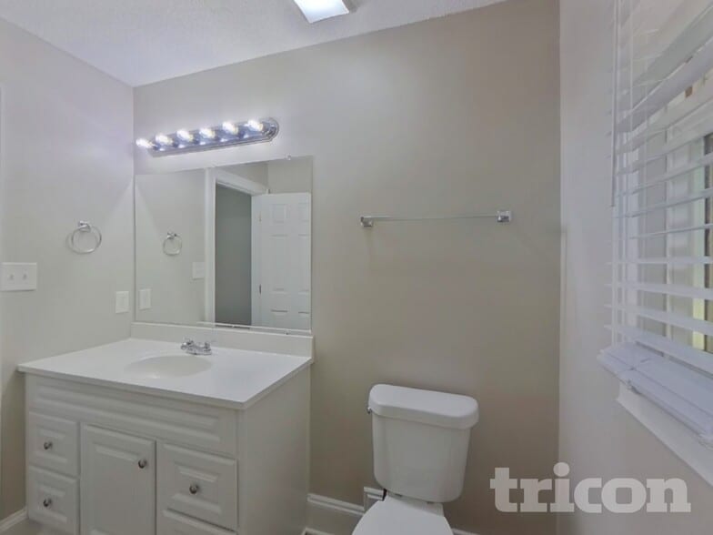 Building Photo - 7100 Idlewild Brook Ln