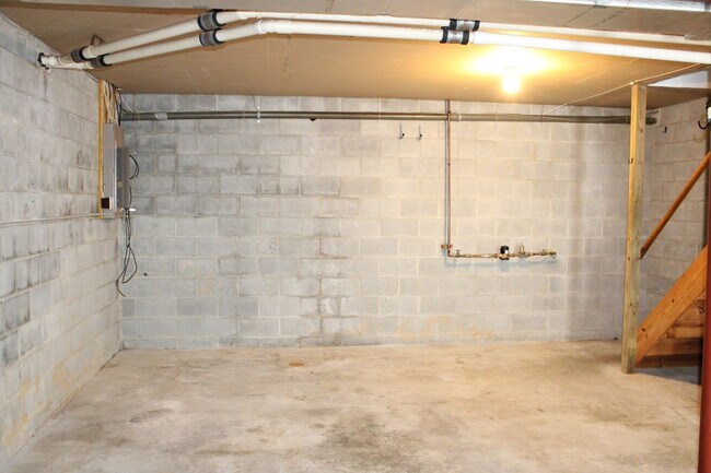 Building Photo - 267 Ark Dr