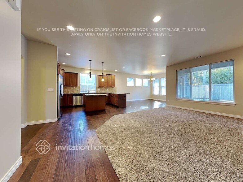 Building Photo - 706 182nd St E