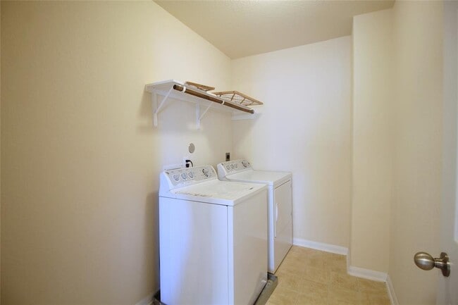 Building Photo - 4910 Hidden Nest Ct