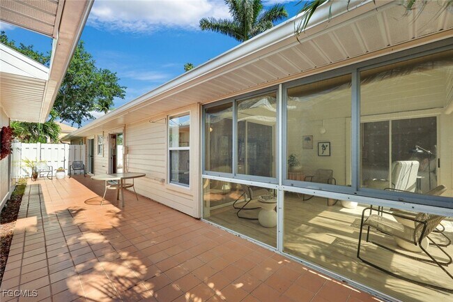 Building Photo - 14871 Crescent Cove Dr