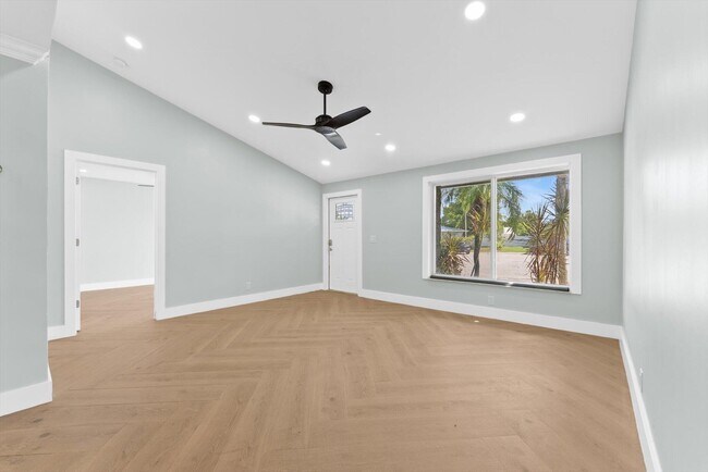 Building Photo - 1721 SW 10th St