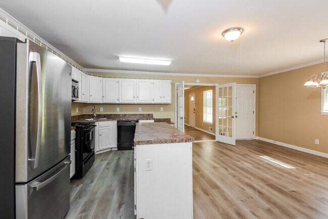 Building Photo - 4910 Springdale Rd