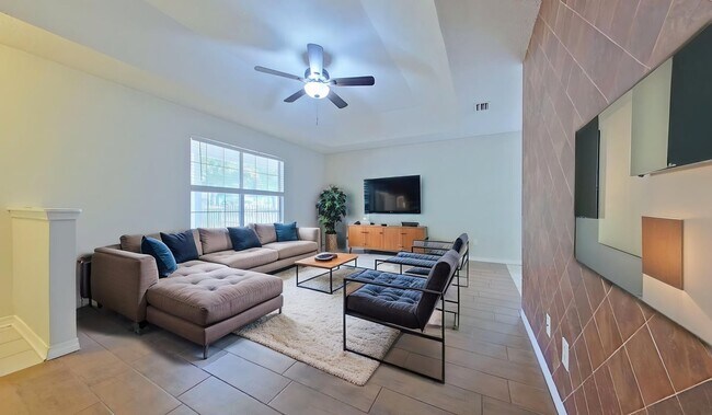 Building Photo - 113 Oakhill Ave