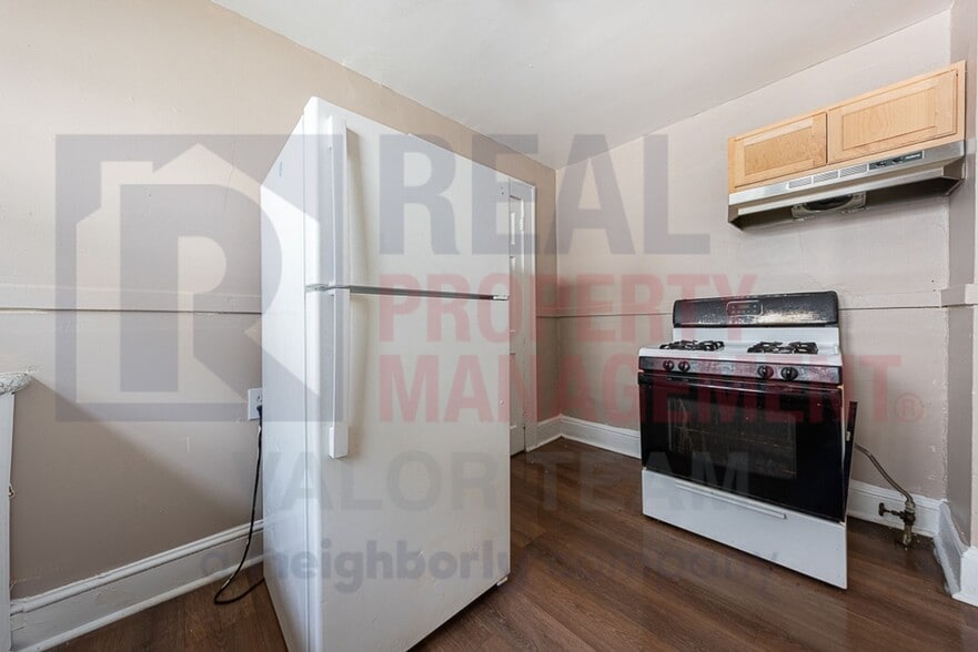 Building Photo - 15714 Huntmere Ave