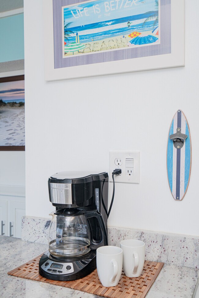 Building Photo - 4000 Gulf Terrace Dr