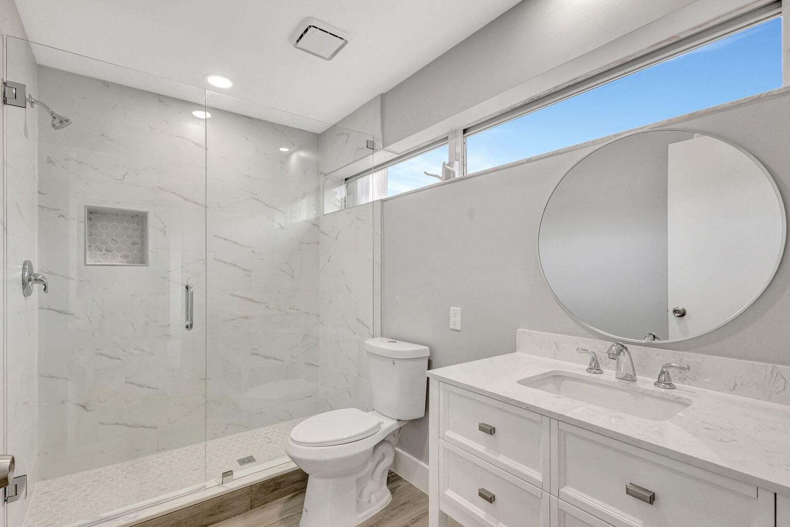 Building Photo - 843 Azalea Dr