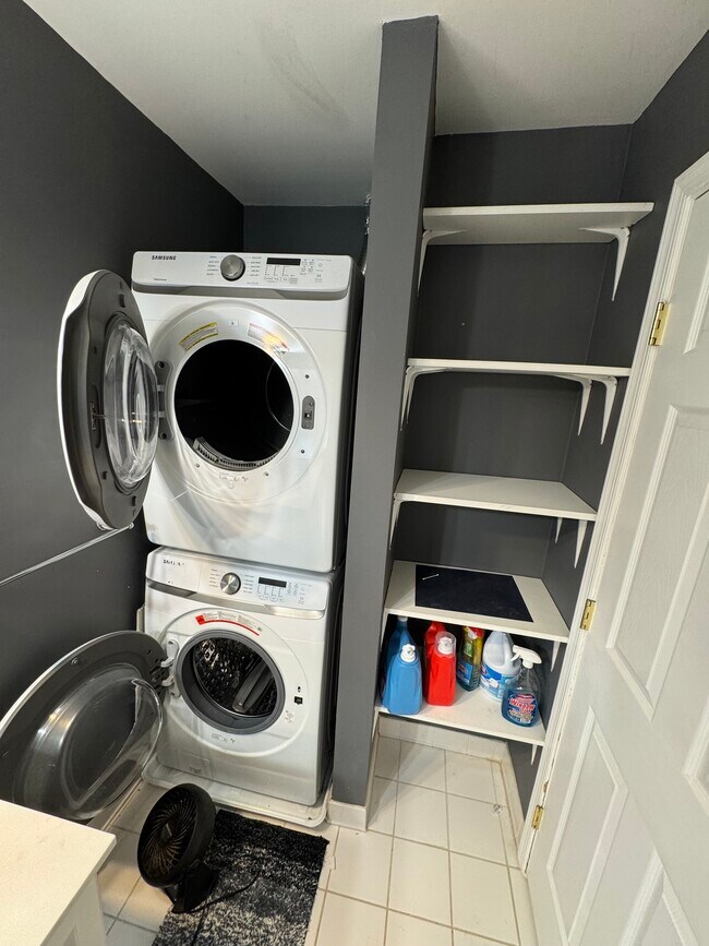 Building Photo - 8407 Finlay Ct