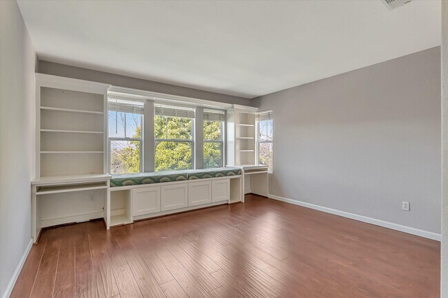 Building Photo - 929 Monarch Cir