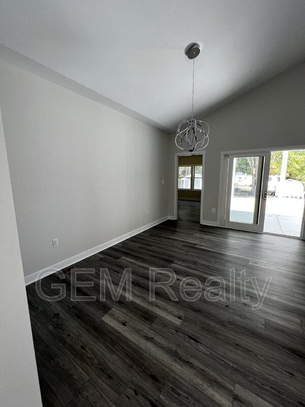 Building Photo - 38 Meadow View Ln