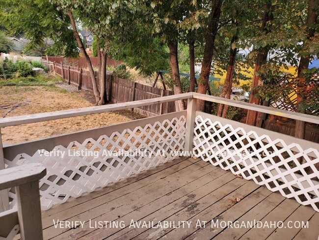 Building Photo - 4720 Freemont-