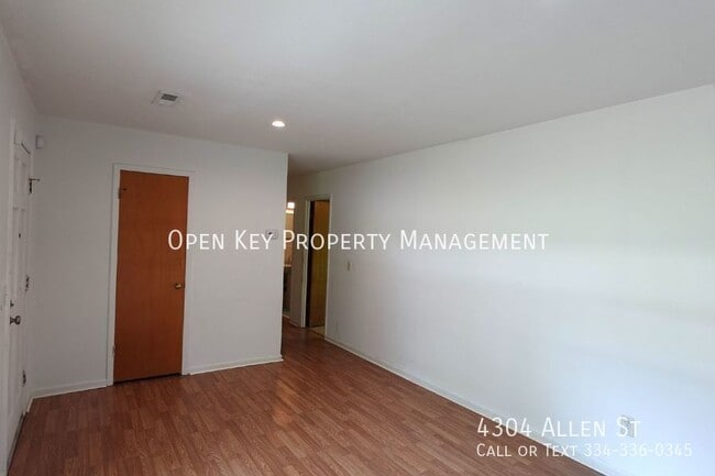 Building Photo - 4304 Allen St