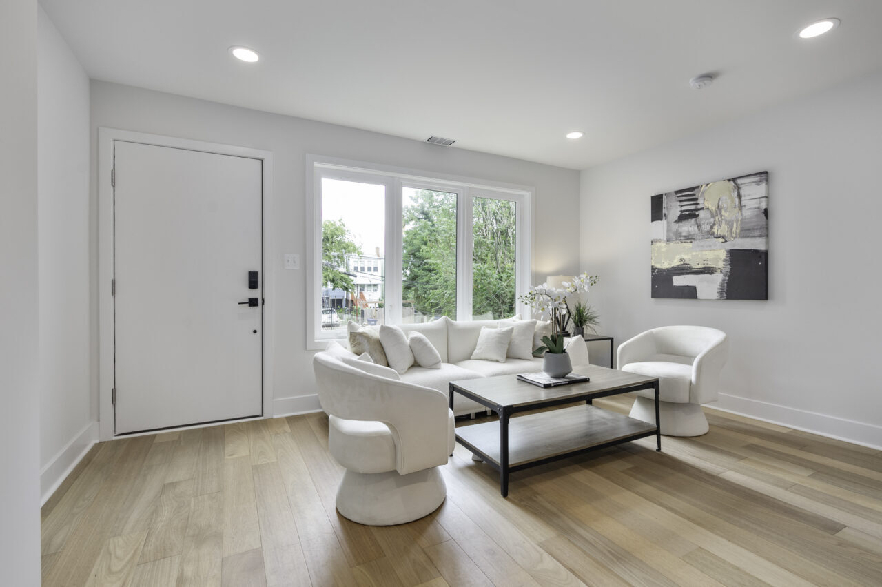 Building Photo - 771 18th St NE