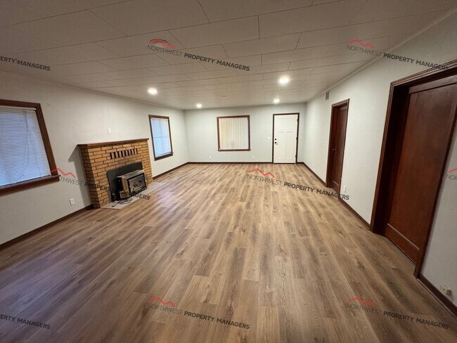 Building Photo - STATUS: ** PENDING APPLICATION **  | R327B | $2095