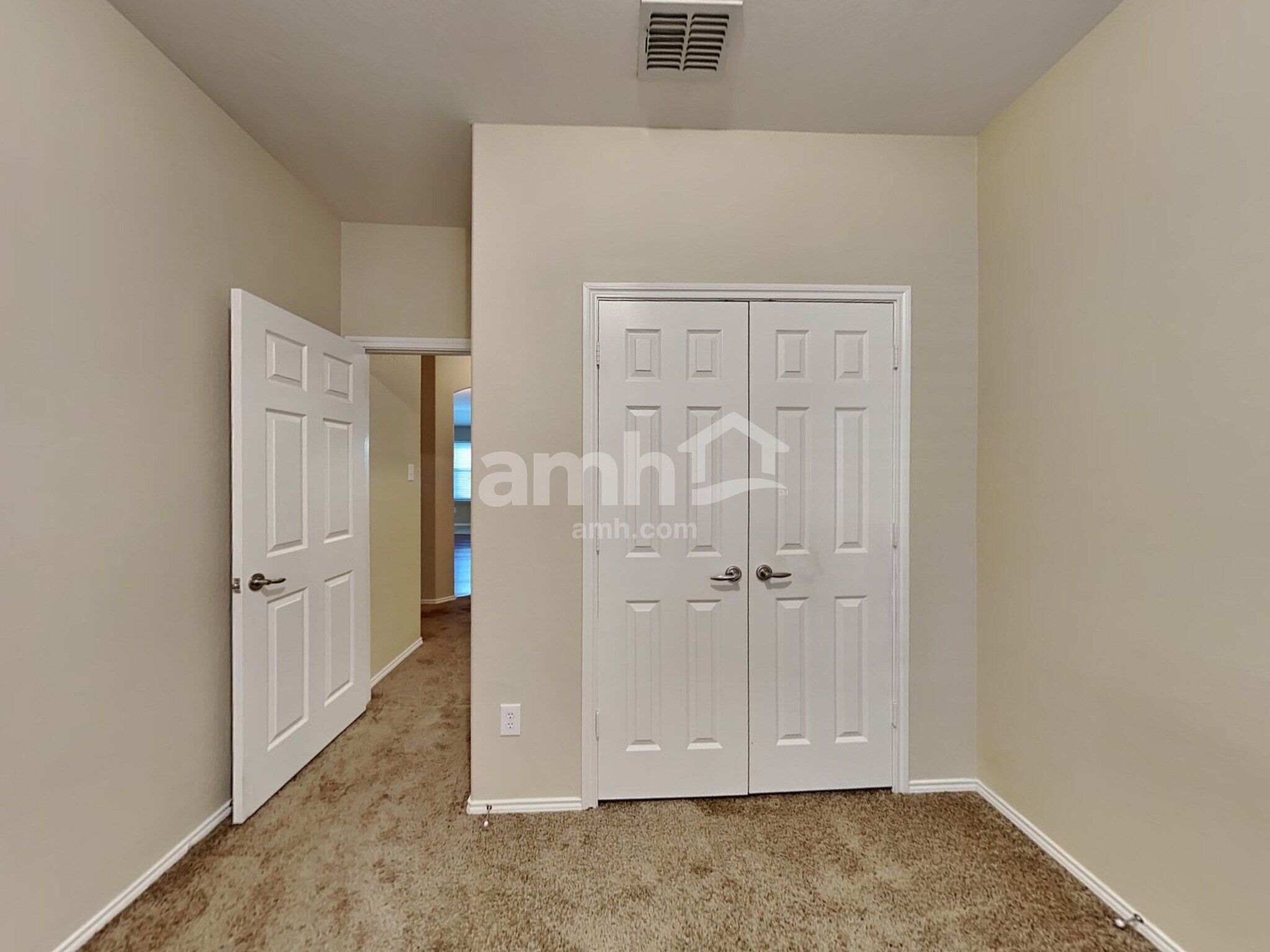 Building Photo - 13321 Evergreen Dr