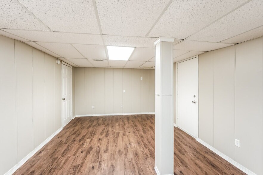 Building Photo - 5201 Willow Ridge Ln
