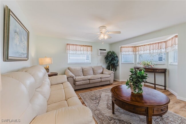 Building Photo - 950 San Carlos Dr