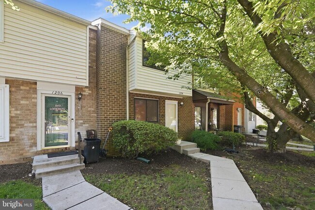 Building Photo - 1204 Brethour Ct