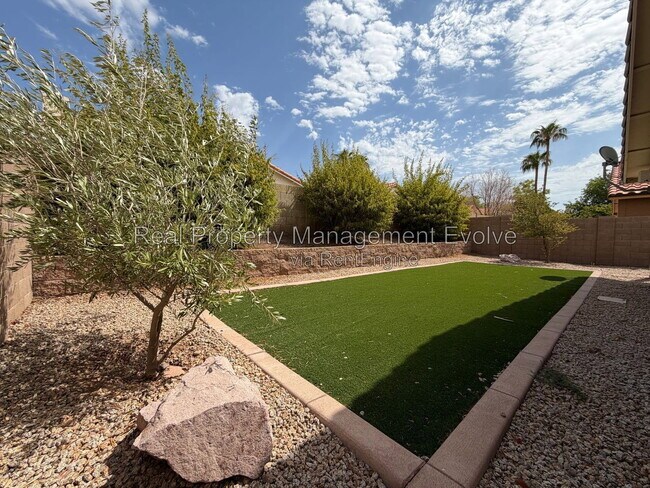 Building Photo - 7568 W Kerry Ln