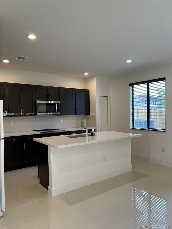 Building Photo - 14512 SW 24th Ter