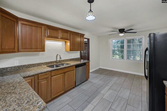 Building Photo - 1405 Parkdale Dr