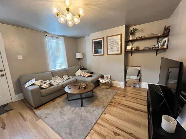 Building Photo - 2 bedroom/office/1 bathroom in Lawrenceville